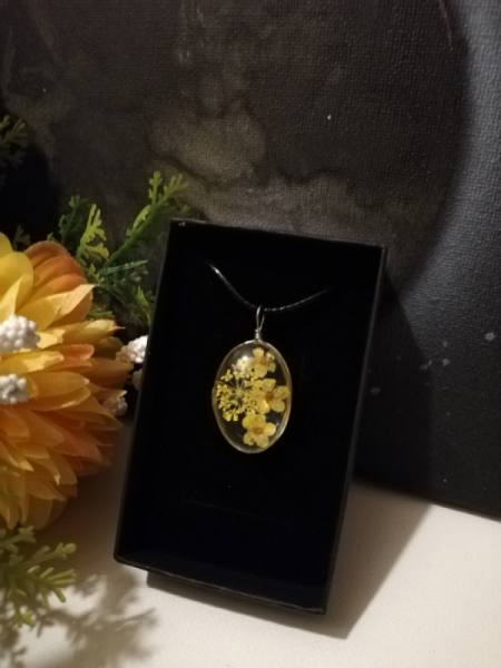 Ogrlica iz suhega cvetja - rumena 523