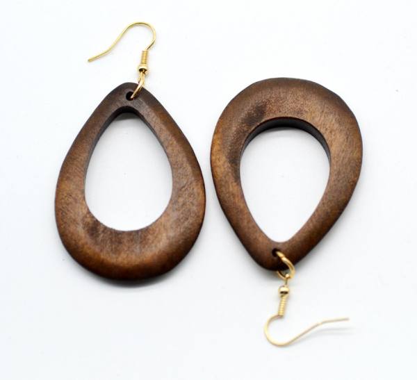 Uhani iz naravnega lesa oreh 1027