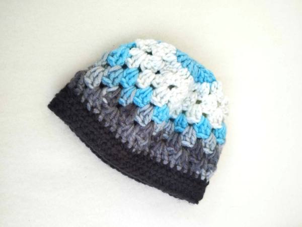 Otroška raztegljiva kapica - ročno delo 8 2257