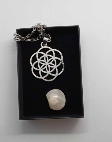 Ogrlica Amulet Roža življenja z kristalom Mesečev kamen 3054