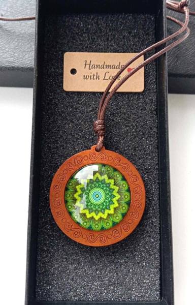 Večni Krog – Lesena Ogrlica z Mandalo -1 3435