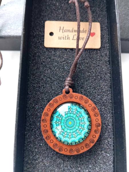 Večni Krog – Lesena Ogrlica z Mandalo -3 3440