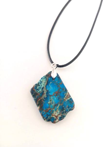 Obesek Modri jaspis – simbol miru, stabilnosti in notranje moči 4325