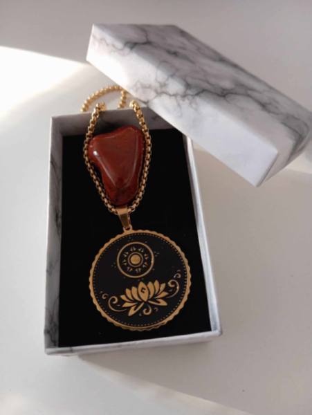 Ogrlica Lotus & Rdeči Jaspis – Simbol Ljubezni in Zaščite 4639