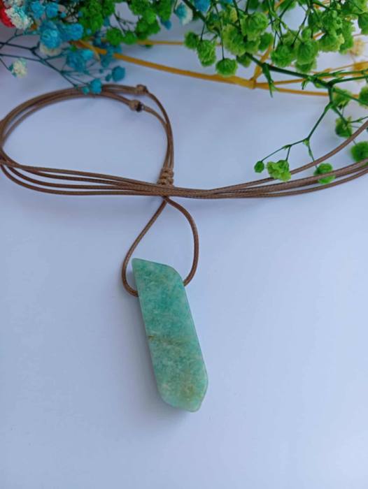 Obesek iz amazonita – Kamen notranjega ravnovesja in srčne resnice 5565