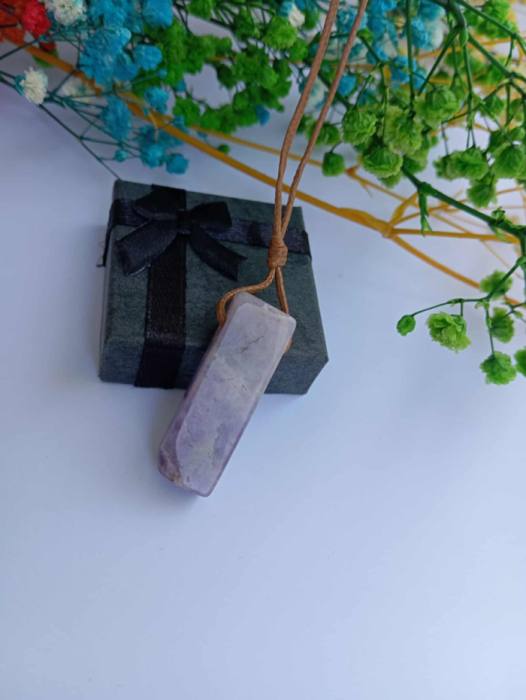 Obesek iz ametista – Kamen miru, intuicije in duhovne zaščite 5558