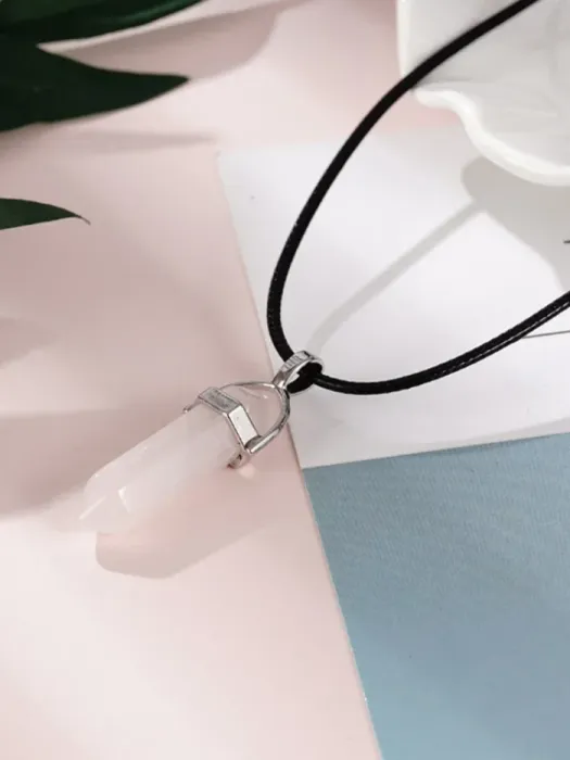 Obesek iz kristala Roževca – Za ljubezen, nežnost in srčno ravnovesje 5701