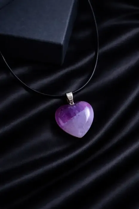 Obesek srce iz naravnega kamna Ametist 6327